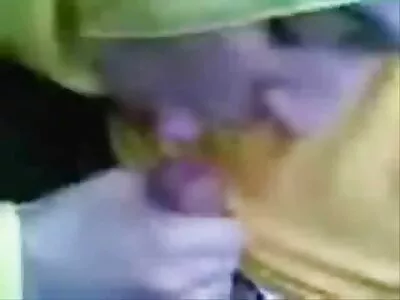 אליסקה מזיין את החבר של ויטקה של סקס בשידור חי חינם בעלה.