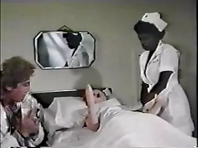 אישה נמכרה צאט פורנו חינם ברחוב תמורת מזומן.