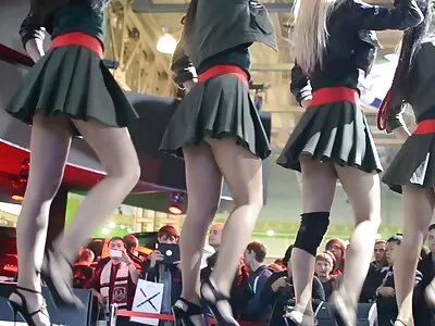 גינקולוג צעיר מפתה סקס בלייב מין חינם בחורה בקבלה.