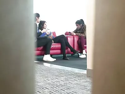 שיכור מצלמות סקס חיות בלונדינית לוהטת מטפסת כדי לינוק.