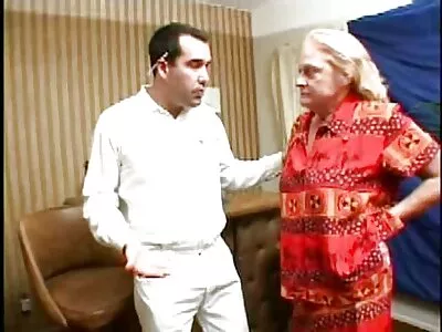 זונה מצלמותמין פומבית מציגה.