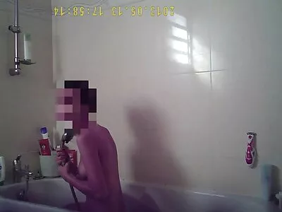 סטרפון לשלושה. סקס עם חיות חינם