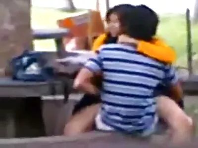 אורגיית חובבים שלוש בנות ובחור אחד. מצלמות חיות סקס