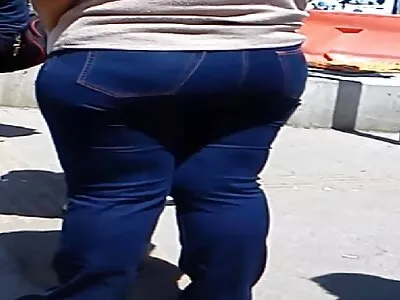 שלושה סבים מוציאים את הפנסיה שלהם על מצלמות סקס חיות זונה צעירה.