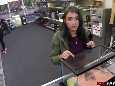 אורגזמה מקרוב והרבה ריר. סקס עם חיות חינם